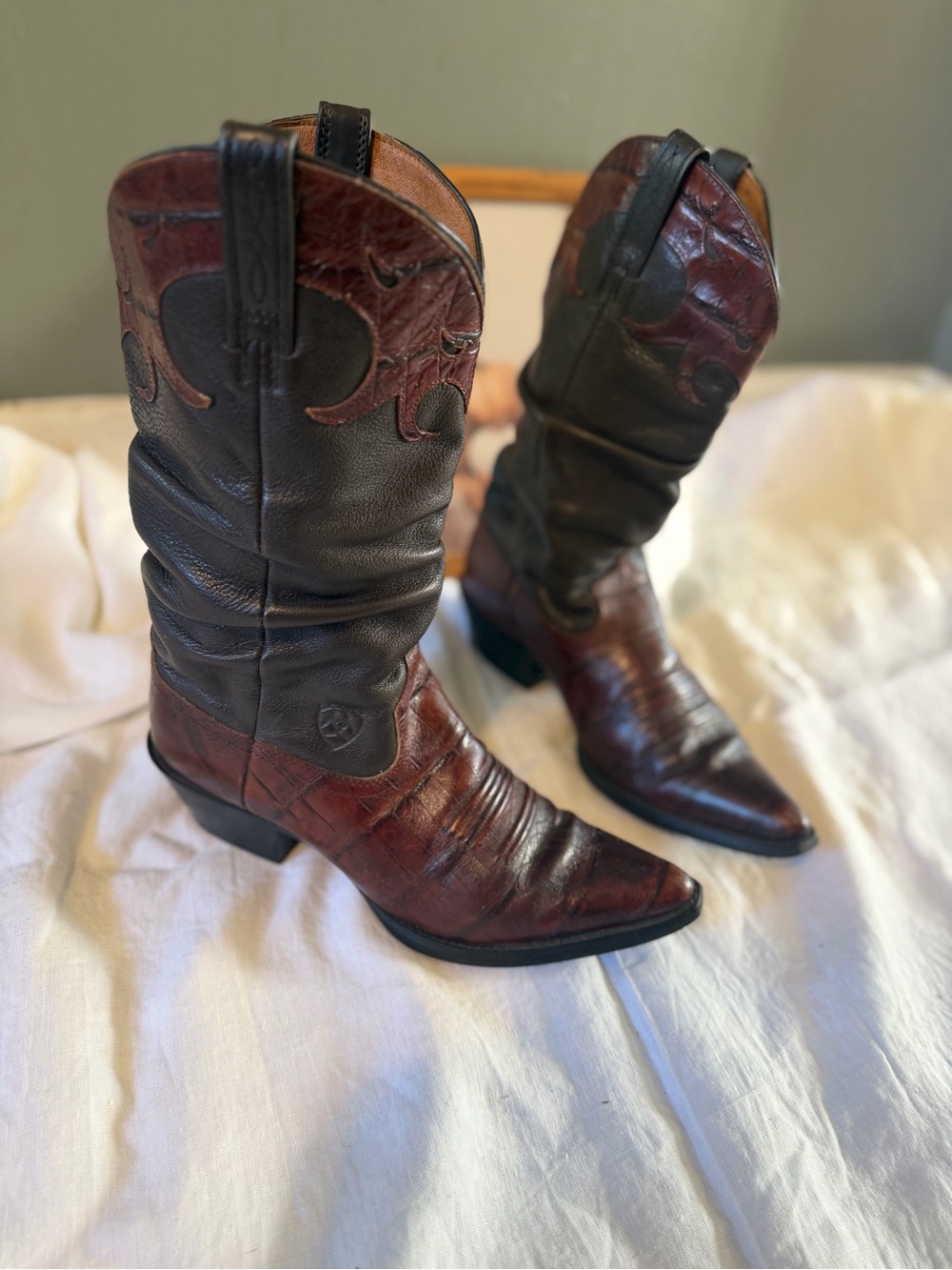 Ariat Two-Tone Brown and Dark Brown Western Cowboy Boots vintage